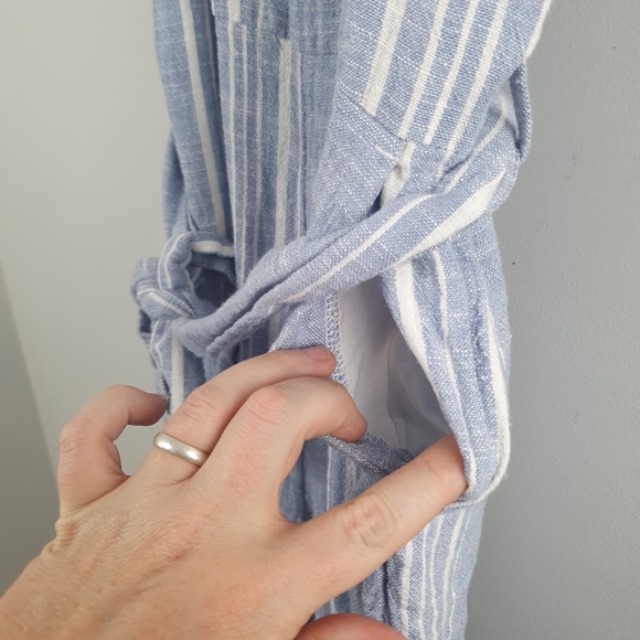 Target Woman Size 14 Blue Striped Sleeveless Linen Jumpsuit One Piece Pockets - Picture 9 of 16